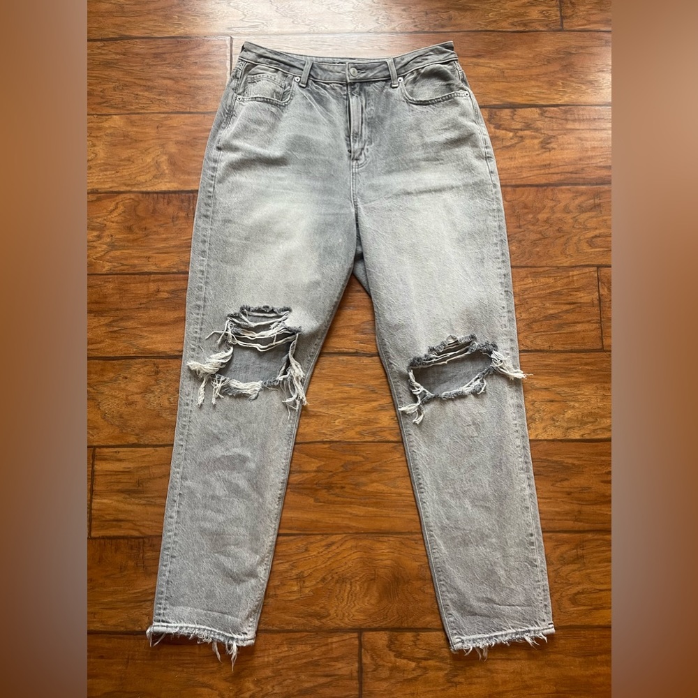 American Eagle Mom Jeans